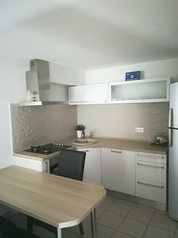 Baska Voda - Apartmani Vesna Exterior photo